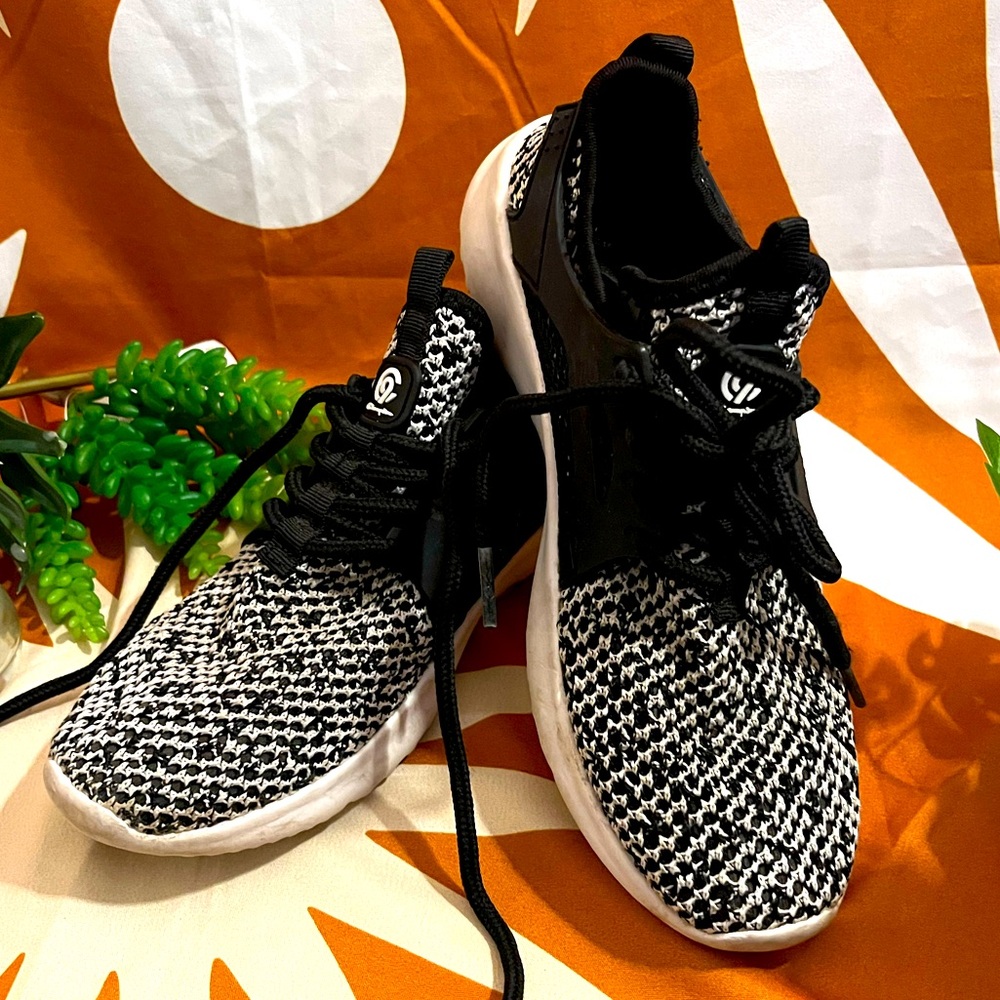 Girls Champion Sz 3 Black White Mesh Athletic Shoes